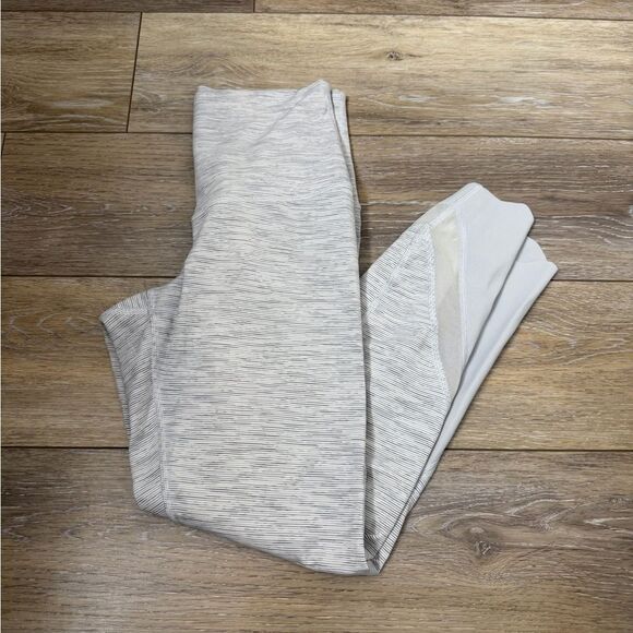lululemon athletica Pants - Lululemon Athletic Crop Light Gray Leggings Sz 4
